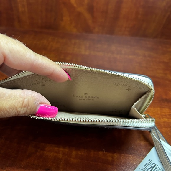 Kate Spade Beige Wristlet L Zip Wallet NWT - Picture 4 of 5